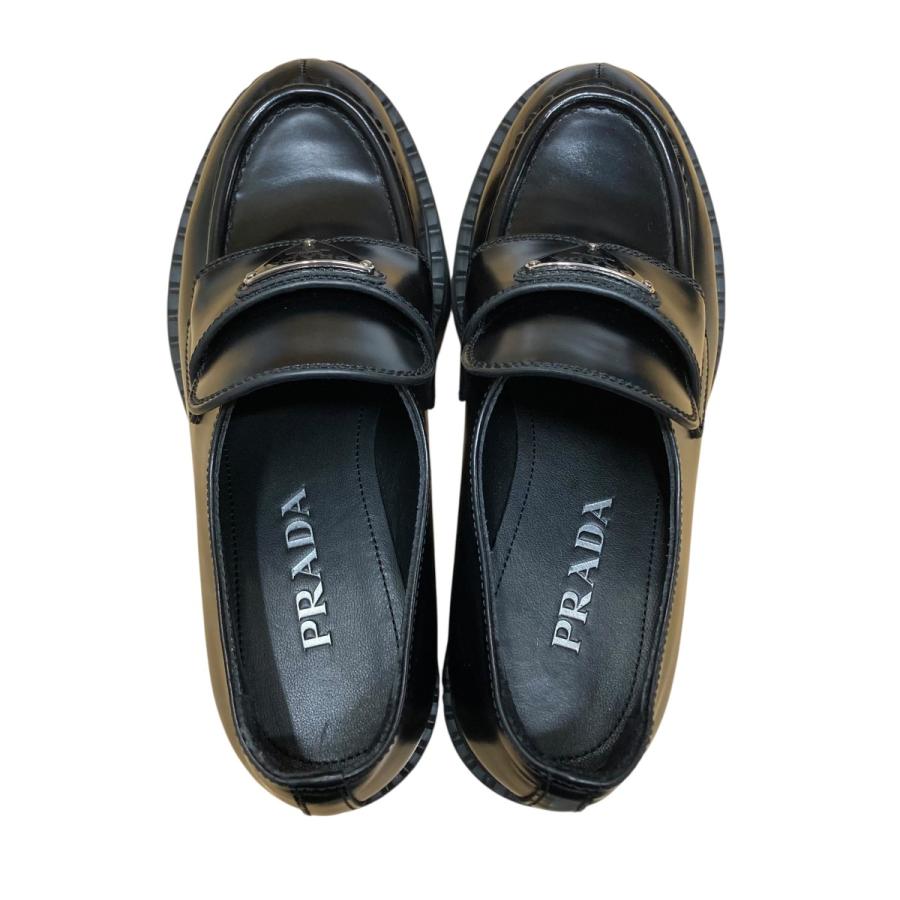 PRADA（プラダ） 【値下げ】PRADA トライアングルプレートローファー