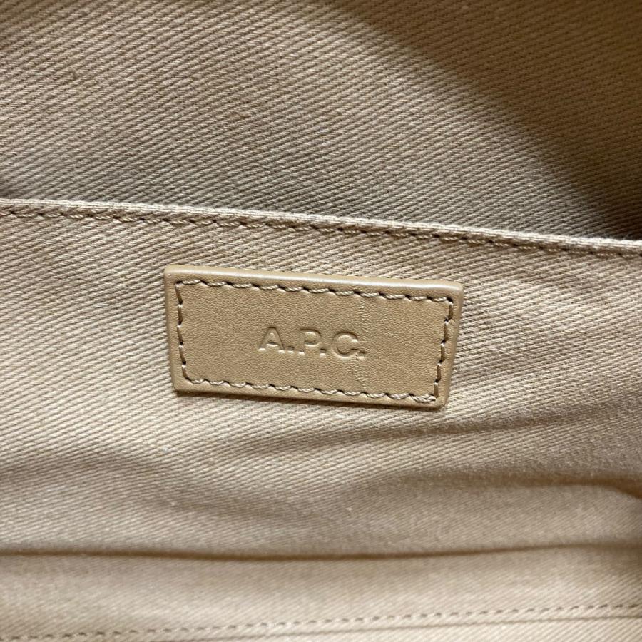 A.P.C.（アーペーセー） クロスボディ ポシェット クラッチバッグ