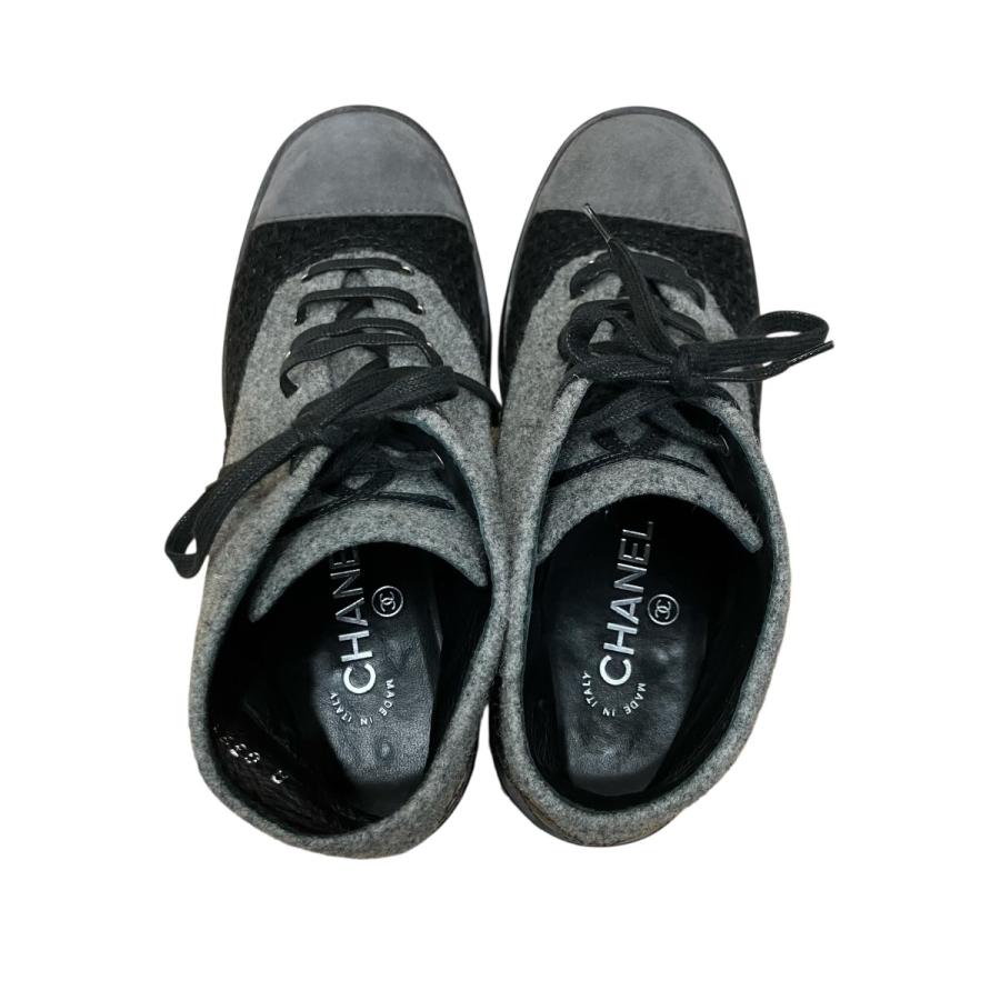 CHANEL（シャネル） レースアップブーツ グレー サイズ：37