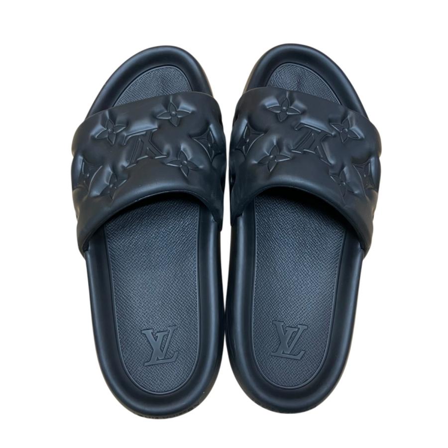 LOUIS VUITTON（ルイ・ヴィトン） エンボスモノグラムスライドサンダル