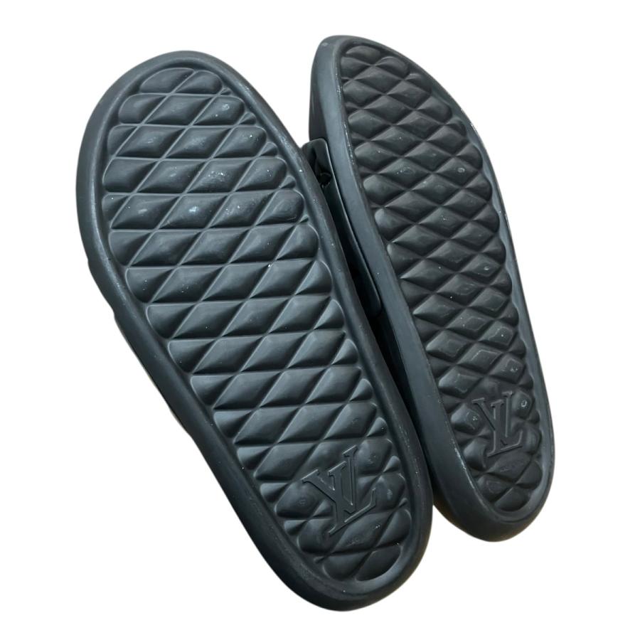 LOUIS VUITTON（ルイ・ヴィトン） エンボスモノグラムスライドサンダル
