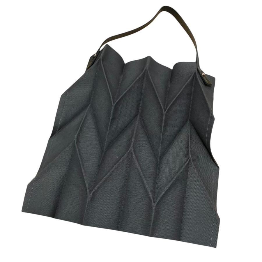 ISSEY MIYAKE（イッセイミヤケ） ISSEY MIYAKE×ITTALA プリーツバッグ