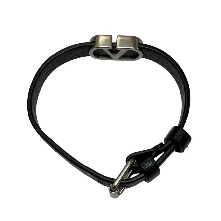 美品✨VALENTINO Vロゴレザーブレスレット ブラック シグネチャー VALENTINO（ヴァレンティノ） ヴァレンチノ VALENTINO Vロゴ