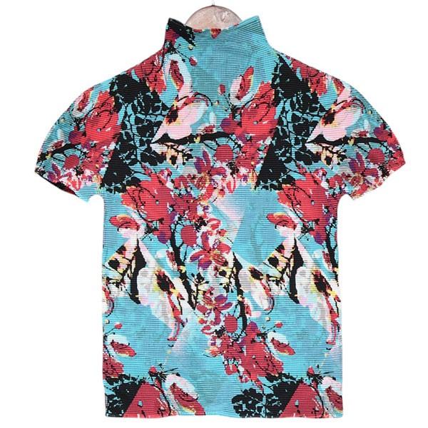 me ISSEY MIYAKE ミーイッセイミヤケ 花柄プリントTシャツ カットソー