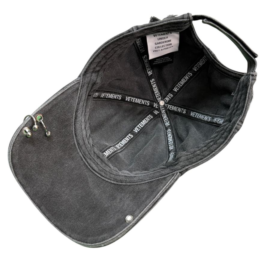 値下げ】VETEMENTS 24AW Fully Distressed Piercing Cap ／ユーズド