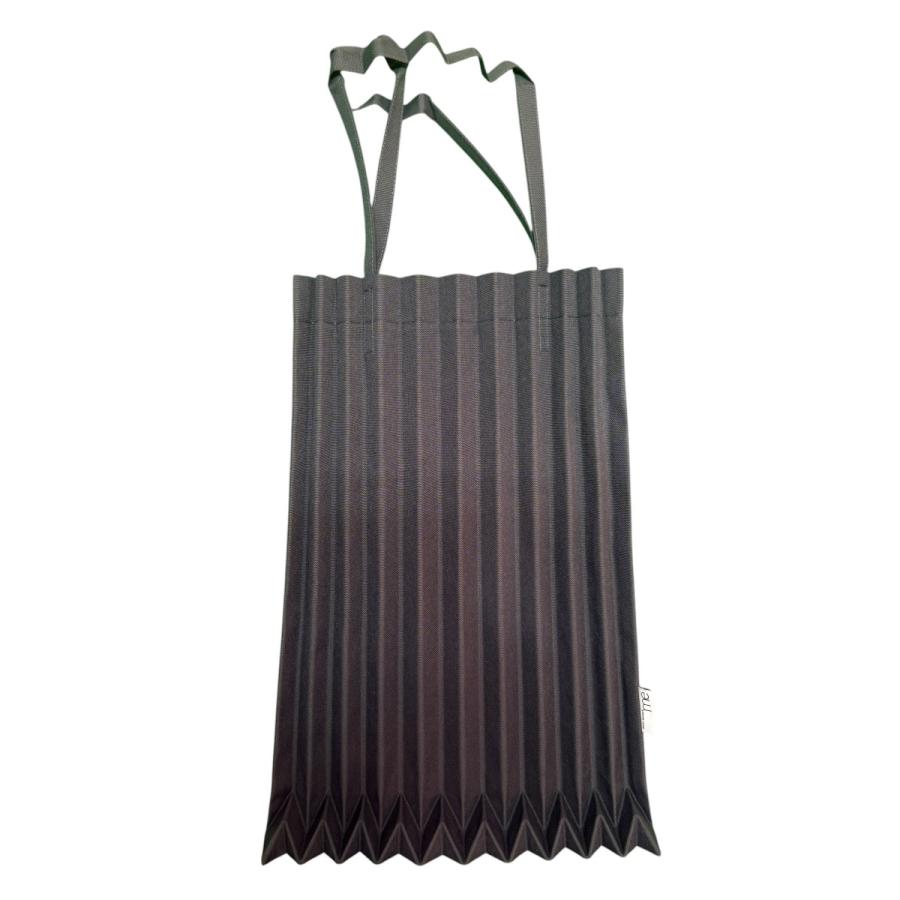 me ISSEY MIYAKE ミーイッセイミヤケ TRUNK PLEATS BAG 12 ／トランク