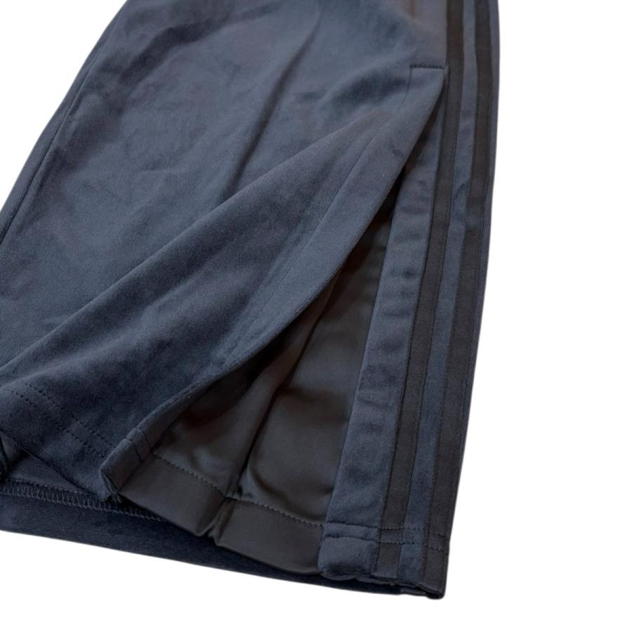 adidas（アディダス） ベロアワイドトラックパンツ GV2926 ブラック