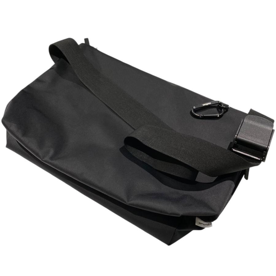メルタム Meltum NYLON MESSENGER BAGノートパソコン収納可能撥水