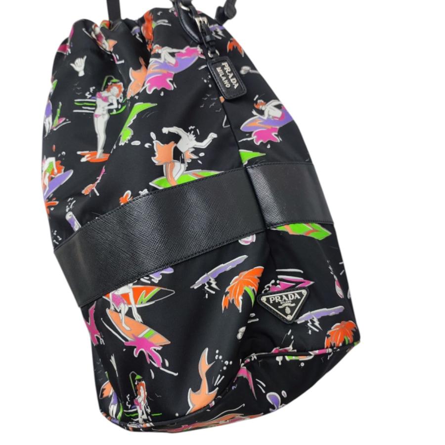 PRADA（プラダ） 巾着サフィアーノ切替サーフィン柄ショルダーバッグ