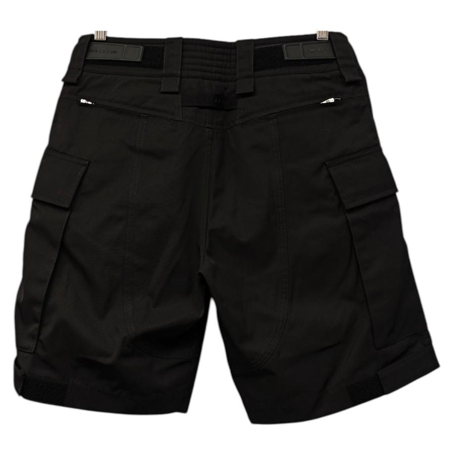 1017 ALYX 9SM（アリクス） ALYX メタルロゴ カーゴハーフパンツ