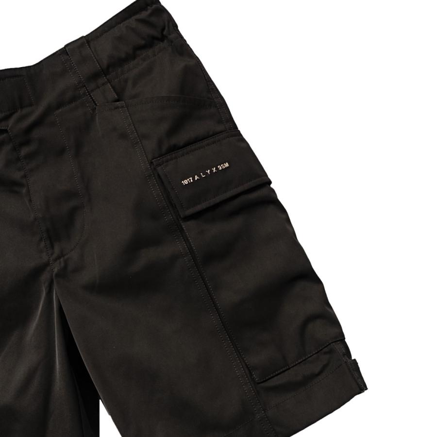 1017 ALYX 9SM（アリクス） ALYX メタルロゴ カーゴハーフパンツ