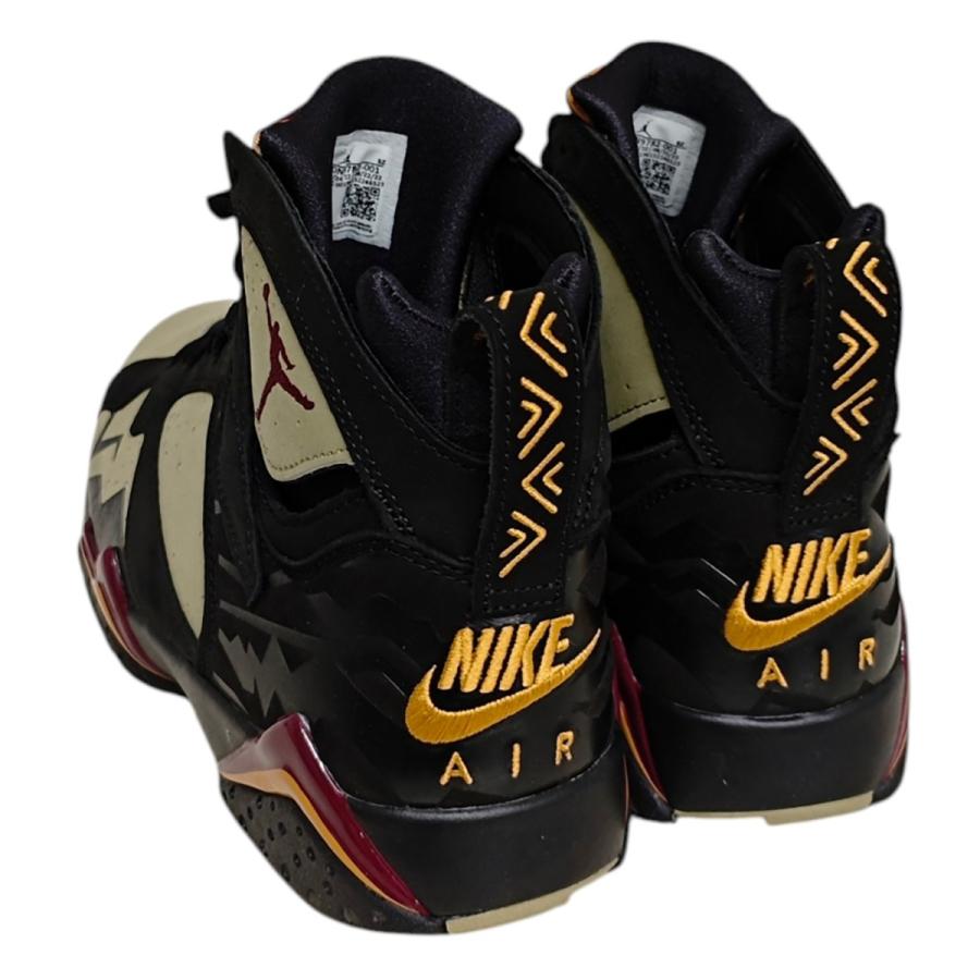 ナイキ スニーカー エアジョーダン１ロー　27.5cm ホワイト&ネイビー NIKE（ナイキ） NIKE Air Jordan 7 Retro Olive ハイカットスニーカー