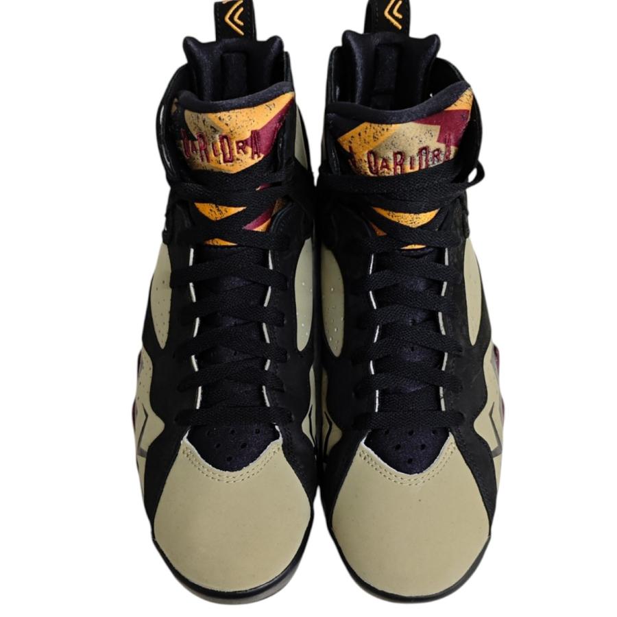ナイキ スニーカー エアジョーダン１ロー　27.5cm ホワイト&ネイビー NIKE（ナイキ） NIKE Air Jordan 7 Retro Olive ハイカットスニーカー