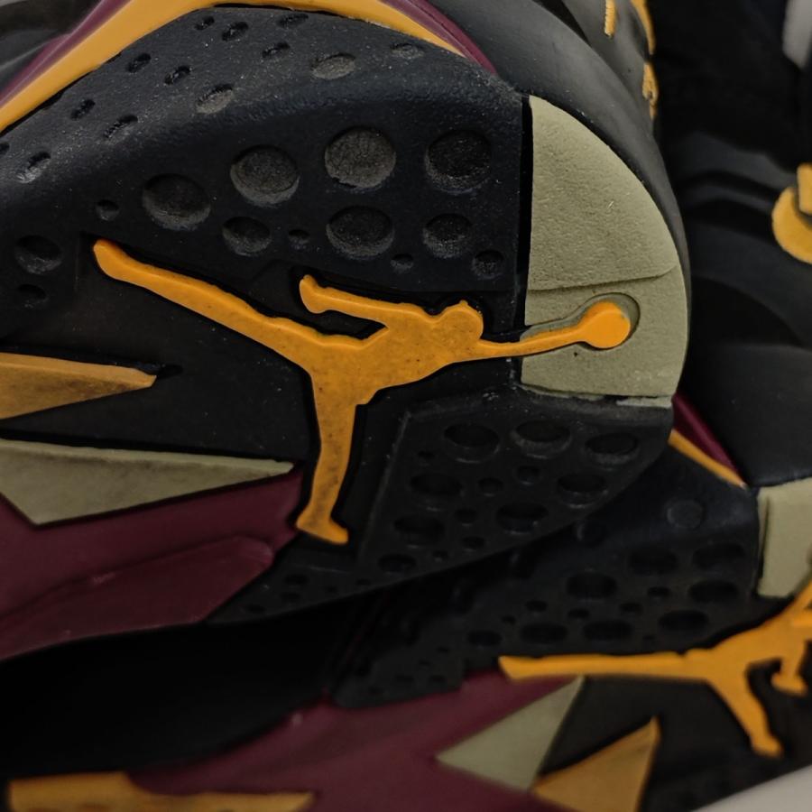 ナイキ スニーカー エアジョーダン１ロー　27.5cm ホワイト&ネイビー NIKE（ナイキ） NIKE Air Jordan 7 Retro Olive ハイカットスニーカー
