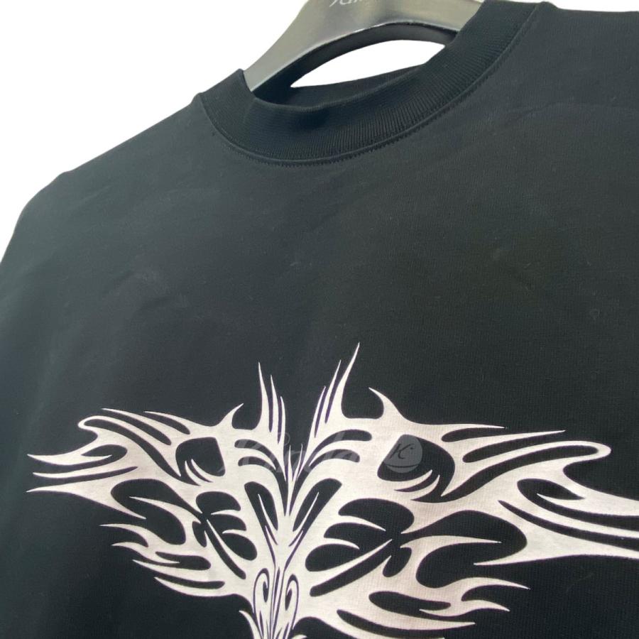 VETEMENTS UA52TR590B 21AW「GOTHIC LOGO LONGSLEEVE」長袖カットソー 