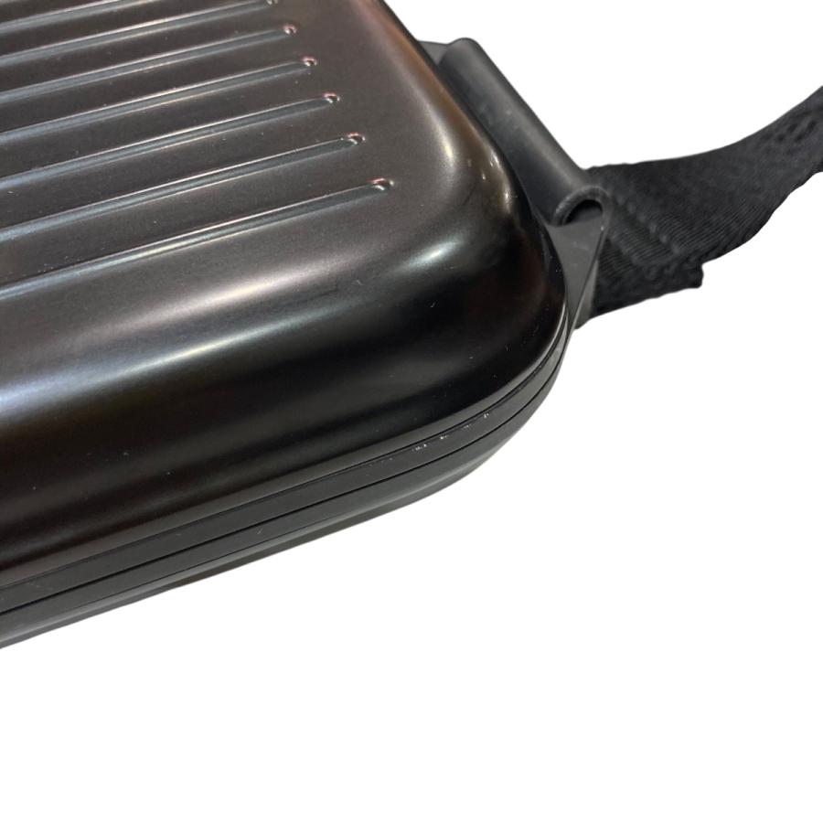 RIMOWA（リモワ） スリングクラッチ ショルダーバッグ