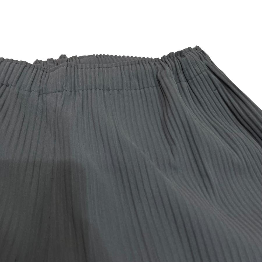 【新品タグ付き】me ISSEY MIYAKE プリーツ グレー ワイドパンツ me ISSEY MIYAKE ミーイッセイミヤケ プリーツワイドパンツ グレー