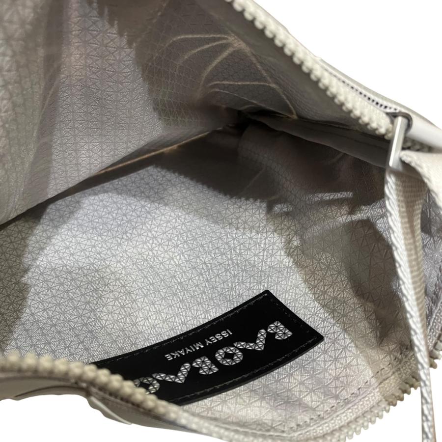 BAO ISSEY MIYAKE バオバオイッセイミヤケ ショルダーバッグ BB66AG882