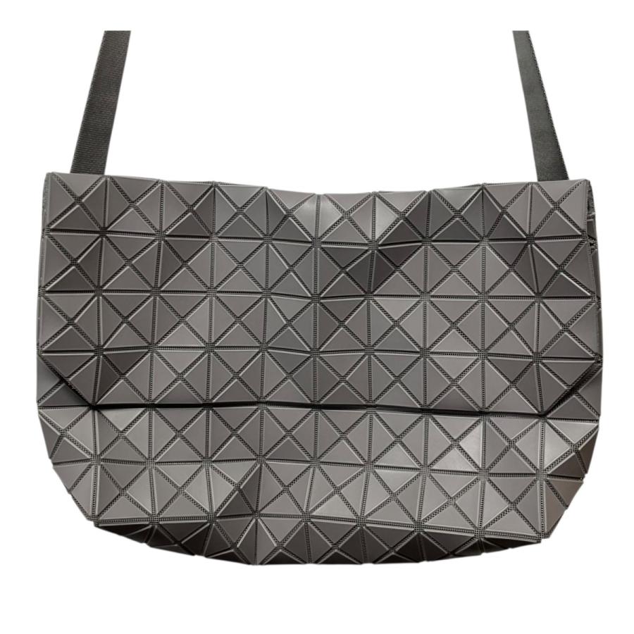 【極美品】 BAOBAO イッセイ・ミヤケ PRISM ケース SILV BAO ISSEY MIYAKE バオバオイッセイミヤケ 「PRISM SAC」プリズム