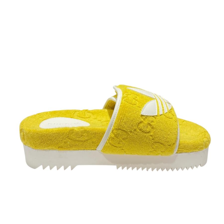 美品  x Gucci コラボサンダル イエロー 厚底サンダル 36 GUCCI（グッチ） グッチ×アディダス GUCCI×adidas 702398 パイル地 GG