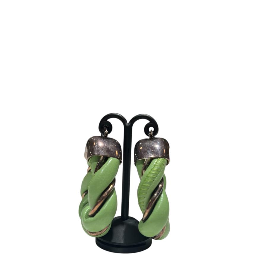 BOTTEGA VENETA（ボッテガ・ヴェネタ） ツイストトライアングル ピアス