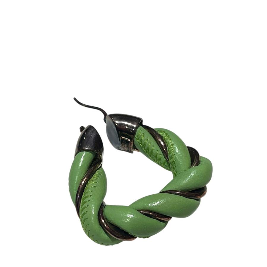 BOTTEGA VENETA ボッテガヴェネタ　トライアングルピアス　大 BOTTEGA VENETA（ボッテガ・ヴェネタ） ツイストトライアングル ピアス