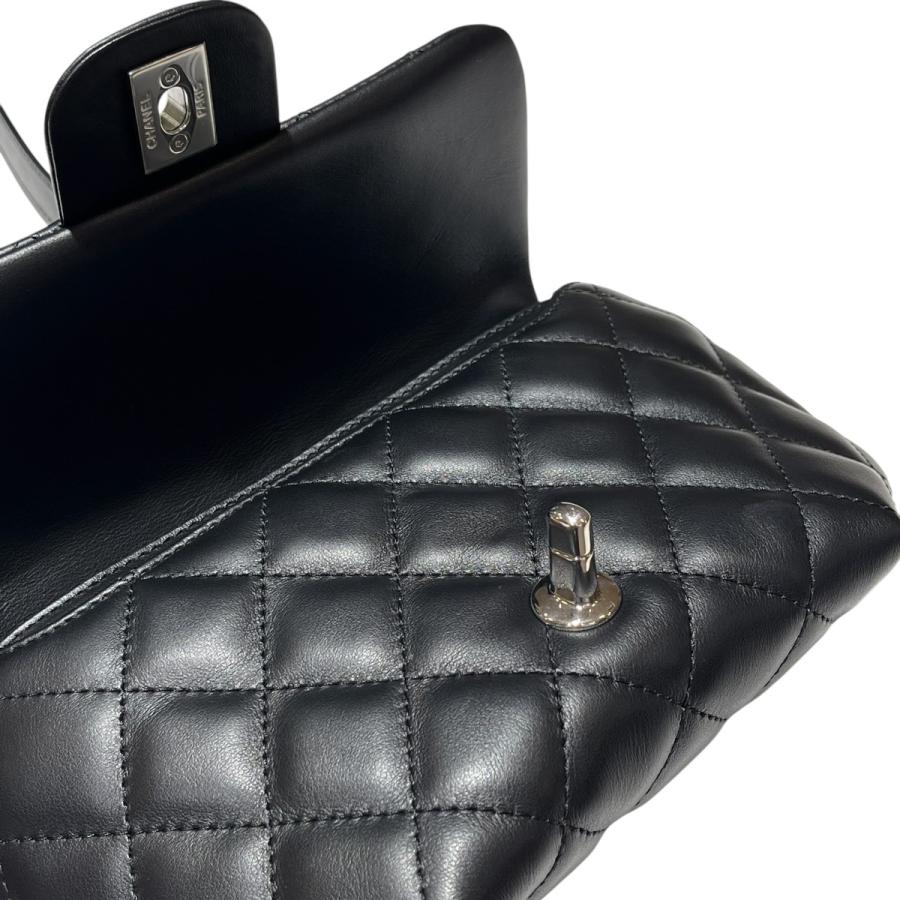 CHANEL（シャネル） 【値下げ】CHANEL UNIFORM FLAP BELT Bag