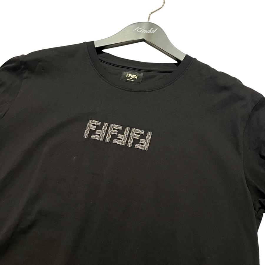 FENDI（フェンディ） ロゴ刺繍 半袖Tシャツ 12CPZ-24-395 ブラック