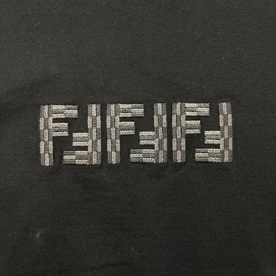 FENDI（フェンディ） ロゴ刺繍 半袖Tシャツ 12CPZ-24-395 ブラック