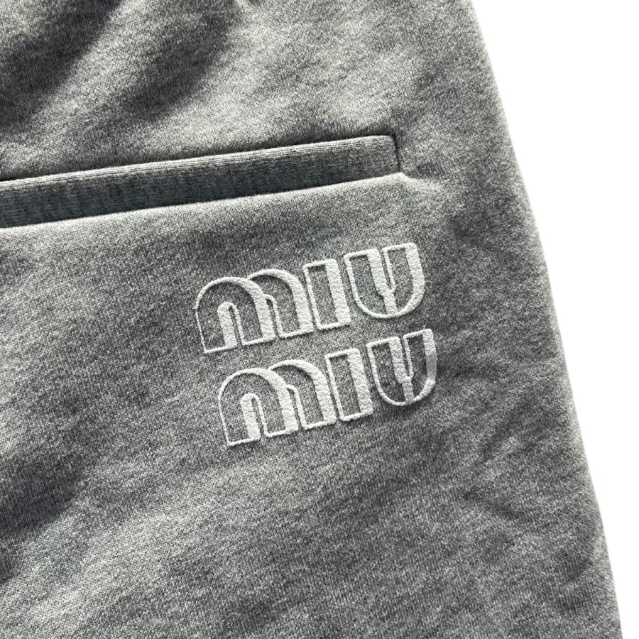 miu miu スウェットショートパンツ miu miu（ミュウミュウ） □ ロゴデザイン スタッズスウェットショート