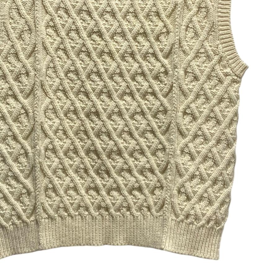 オーラリー　HARD TWIST MERINO ARAN KNIT VEST AURALEE(オーラリー) HARD TWIST MERINO ARAN KNIT VESTニットベスト