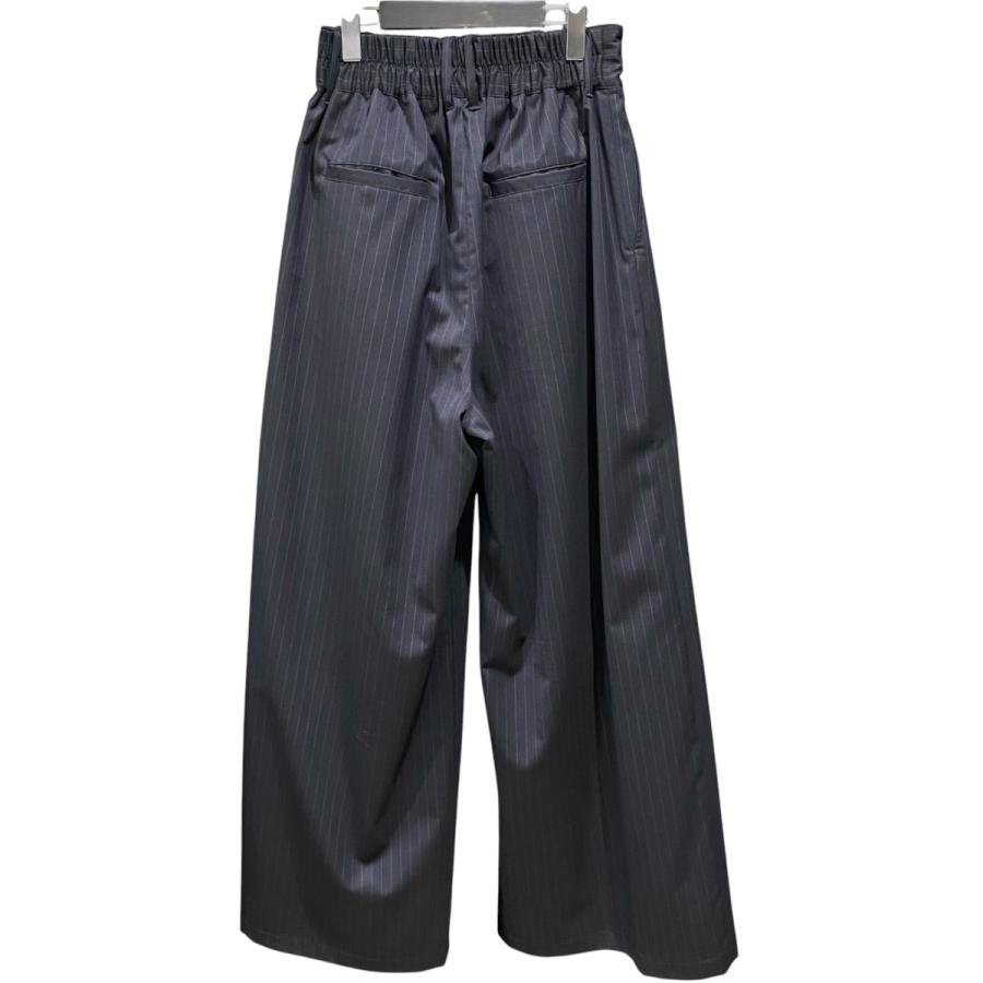 Juha（ユハ） 円 EXTREME WIDE PINSTRIPE PANTS 10230802-1 ネイビー