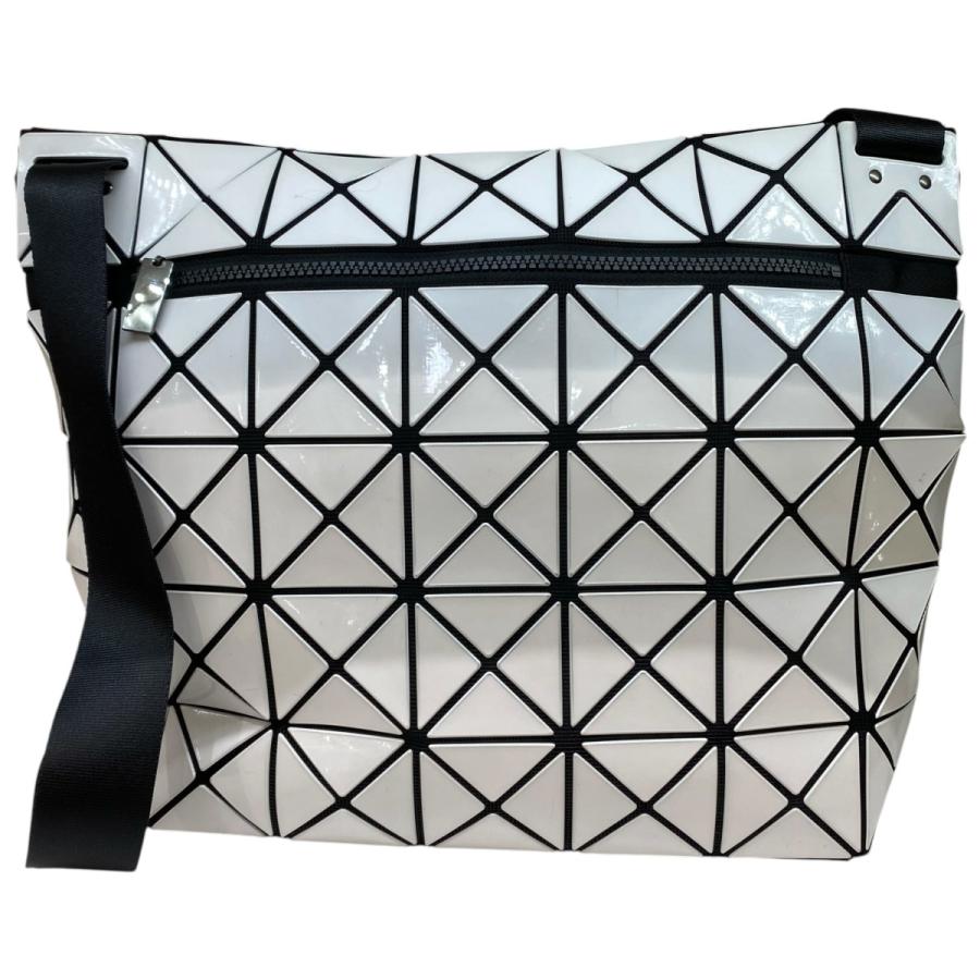 BAO ISSEY MIYAKE バオバオイッセイミヤケ ショルダーバッグ ホワイト