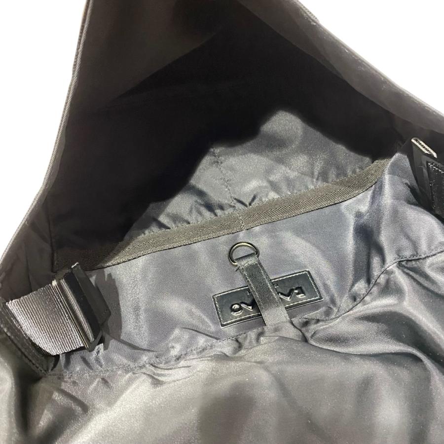 BAO ISSEY MIYAKE バオバオイッセイミヤケ ショルダーバッグ ホワイト