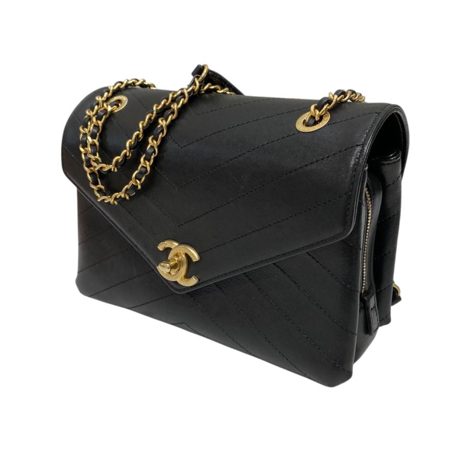 CHANEL（シャネル） シェブロンVステッチチェーンショルダーバッグ