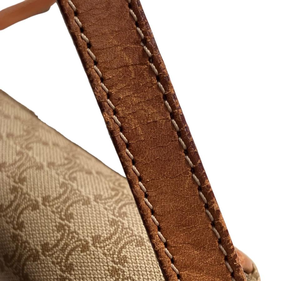 CELINE（セリーヌ） トリオンフ ショルダーバッグ ベージュ サイズ
