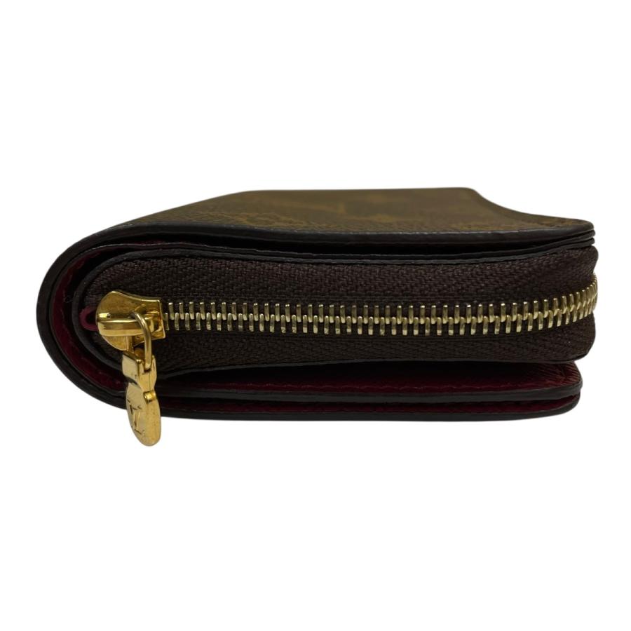 LOUIS VUITTON（ルイ・ヴィトン） モノグラム2つ折り財布 M82377