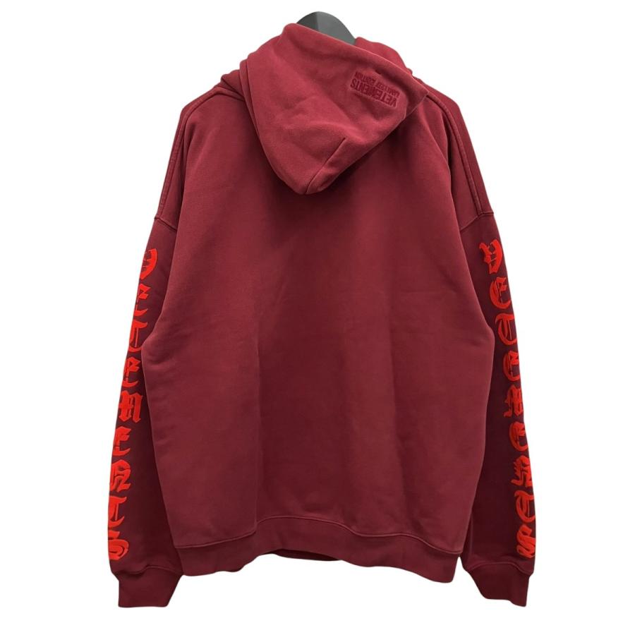 【5/23.23:59まで限定値下げ】 VETEMENTS パーカー 値下げ】VETEMENTS アナーキープリントパーカー UE51TR650R バー