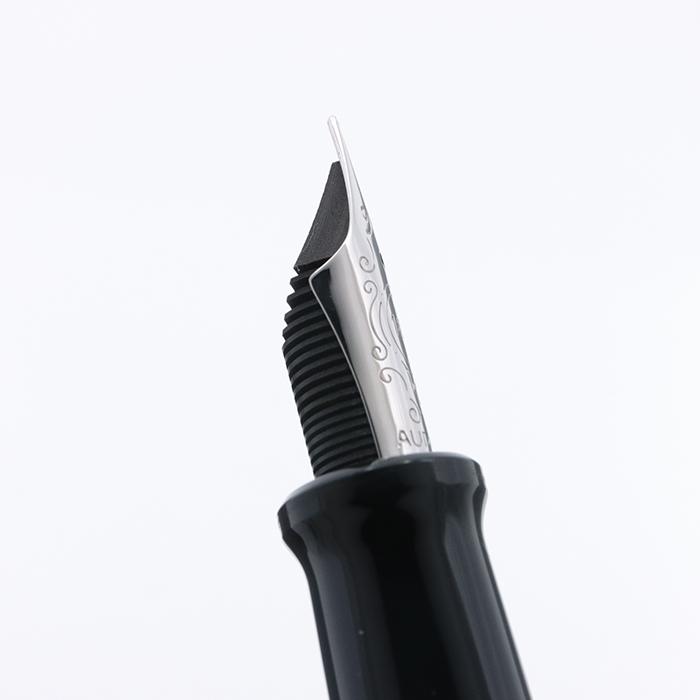 アウロラ 88 プルトーネ F(細字) 万年筆