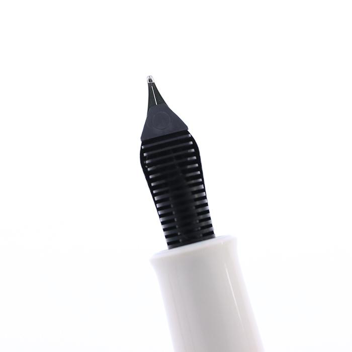 Pelikan 万年筆 M205 ホワイト 中古品 詳細ページ | 万年筆 ボールペンなど高級筆記具の販売・買取