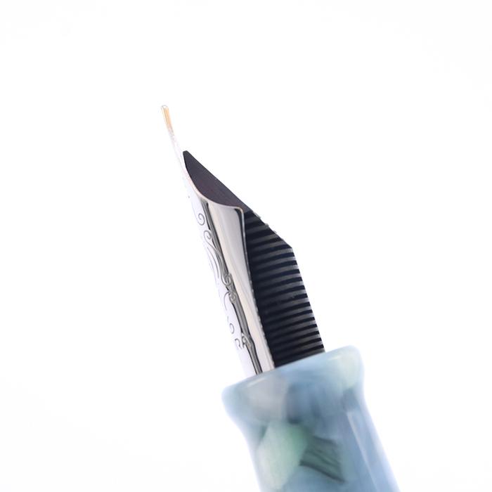 アウロラ（AURORA） 万年筆 カレイドスコーピオ・ルーチェヴェルデ EF