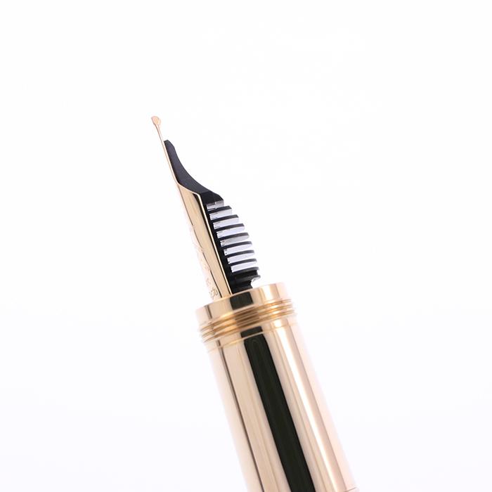 MONTBLANC（モンブラン） 万年筆 ヘリテイジ ルージュ・エ・ノワール