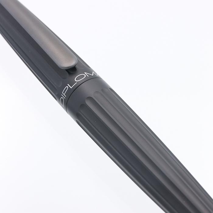 DIPLOMAT（ディプロマット）アエロブラック