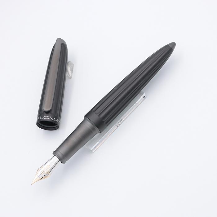 DIPLOMAT ディプロマット 万年筆 アエロ ブラック 14K EF : KINGDOM