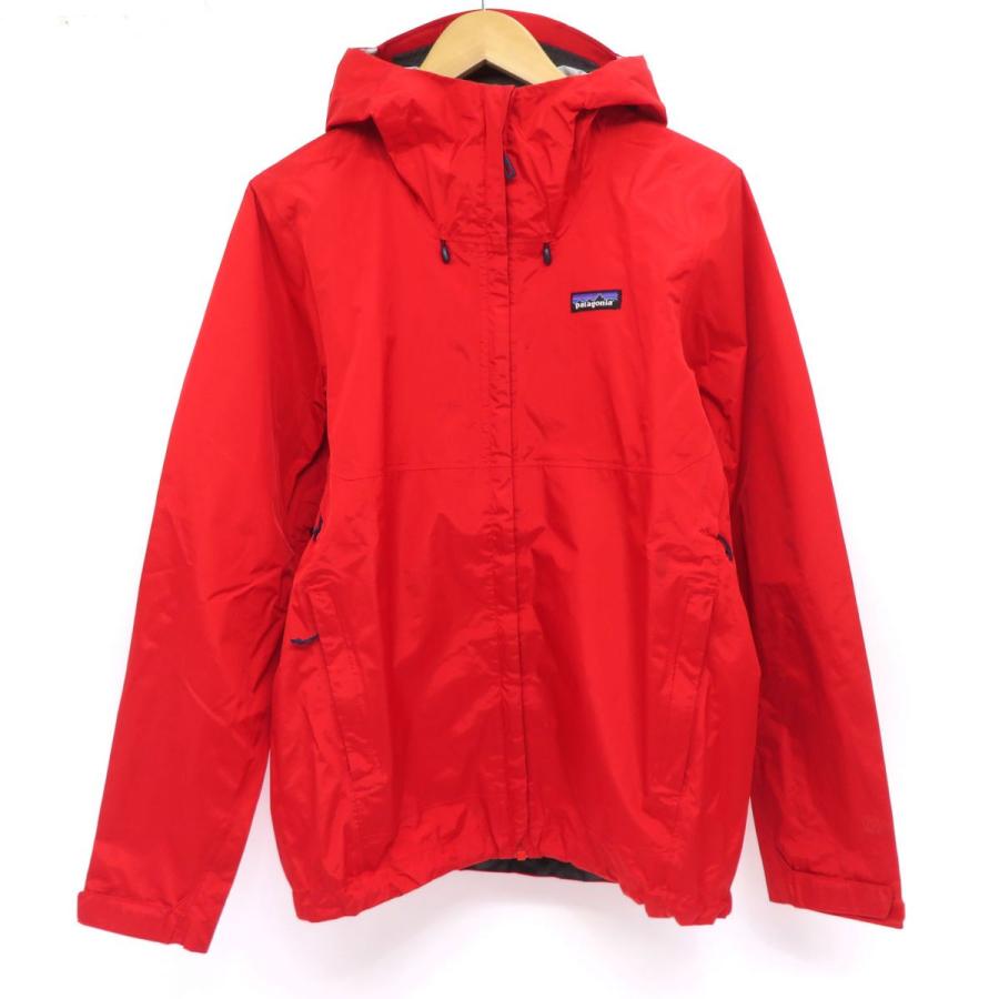 patagonia シェルジャケット 美品☆ 人気色☆ 赤 女性用の完全防水ジャケットがpatagonia/パタゴニアから入荷です