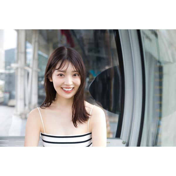 乃木坂46阪口珠美1st写真集『青いバラ』 : 紀伊國屋書店Yahoo!店