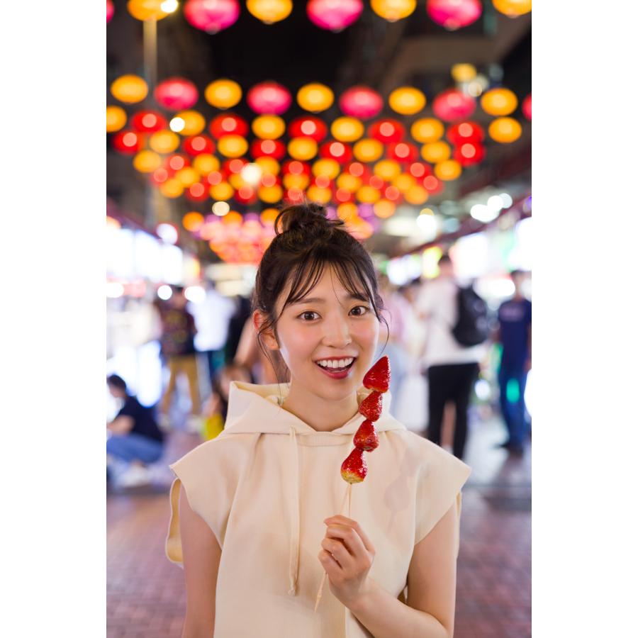 乃木坂46阪口珠美1st写真集『青いバラ』 : 紀伊國屋書店Yahoo!店