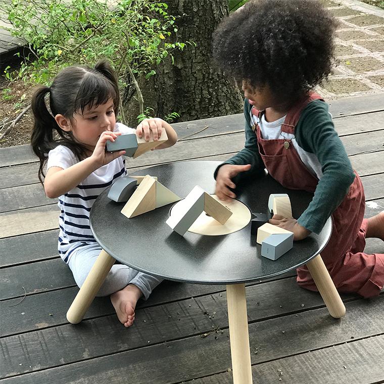 木のおもちゃ プラントイ Plantoys ラウンドテーブル おかたづけ 黒板