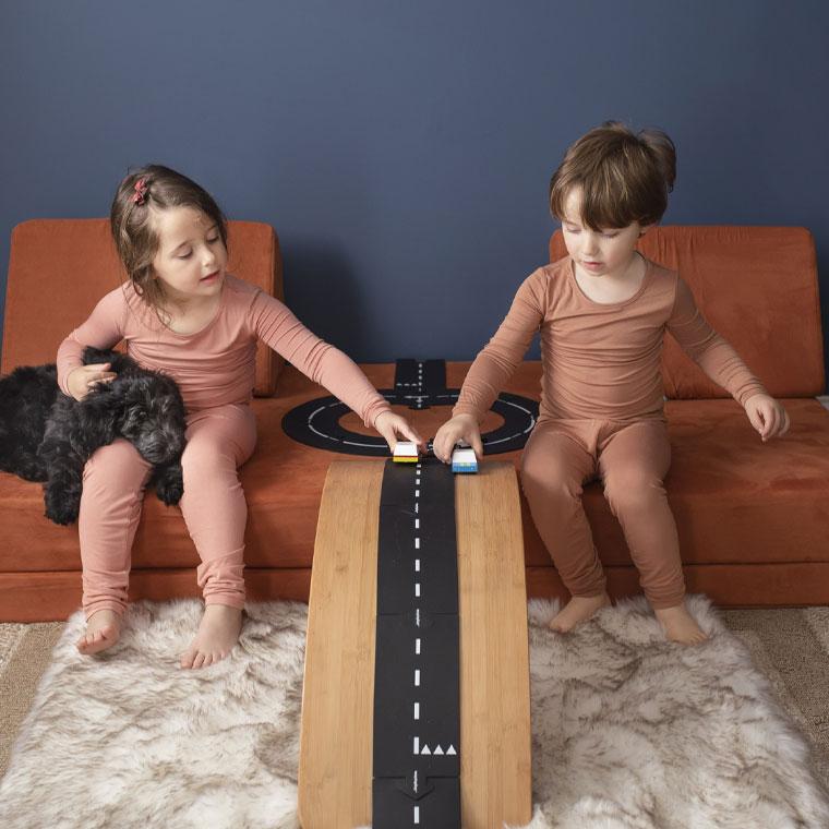 オランダ waytoplay ウェイトゥプレイ エキスプレスウェイ 16pcs 3歳 車 ゴム製道路 インドア アウトドア 外遊び 水遊び 砂遊び お風呂遊び 子供の画像