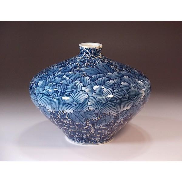 有田焼 染付金彩唐草牡丹絵花瓶|陶芸作家 藤井錦彩 作 花瓶・花器 有田焼 染付金彩唐草牡丹絵花瓶|陶芸作家 藤井錦彩 作 花瓶・花器